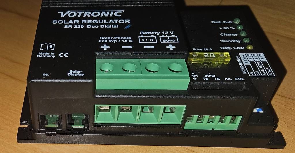 Caricatori & Batterie: SolarLadeRegler Votronic SR220 Duo Digital – Usato da Zunzgen venduto da Captkeen 1