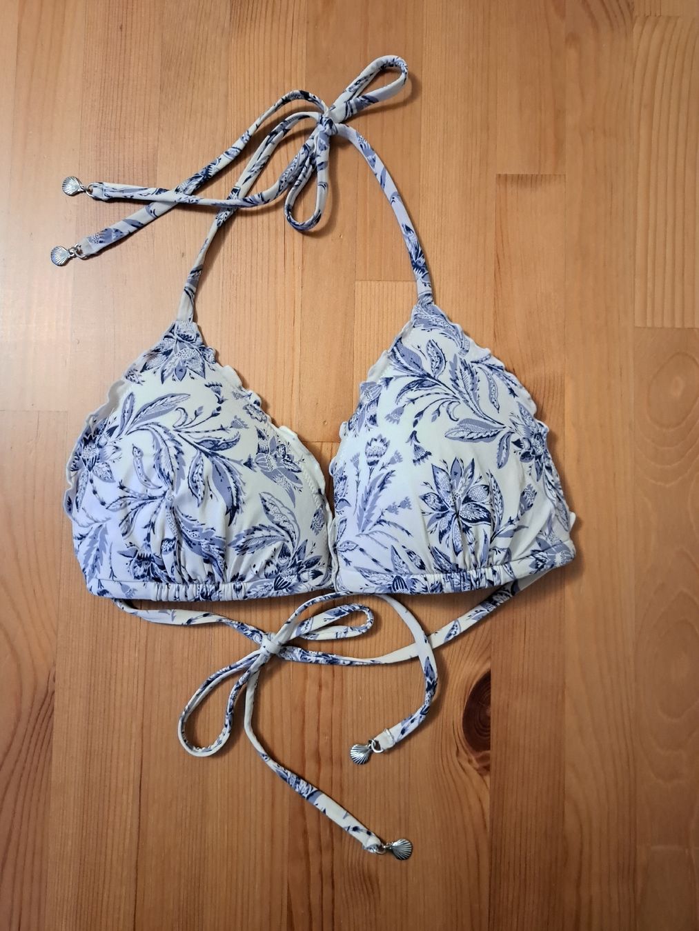 Badekleider & Bikinis: Bikini Oberteil Grösse S – Gebraucht aus Uzwil von eri_lz5x