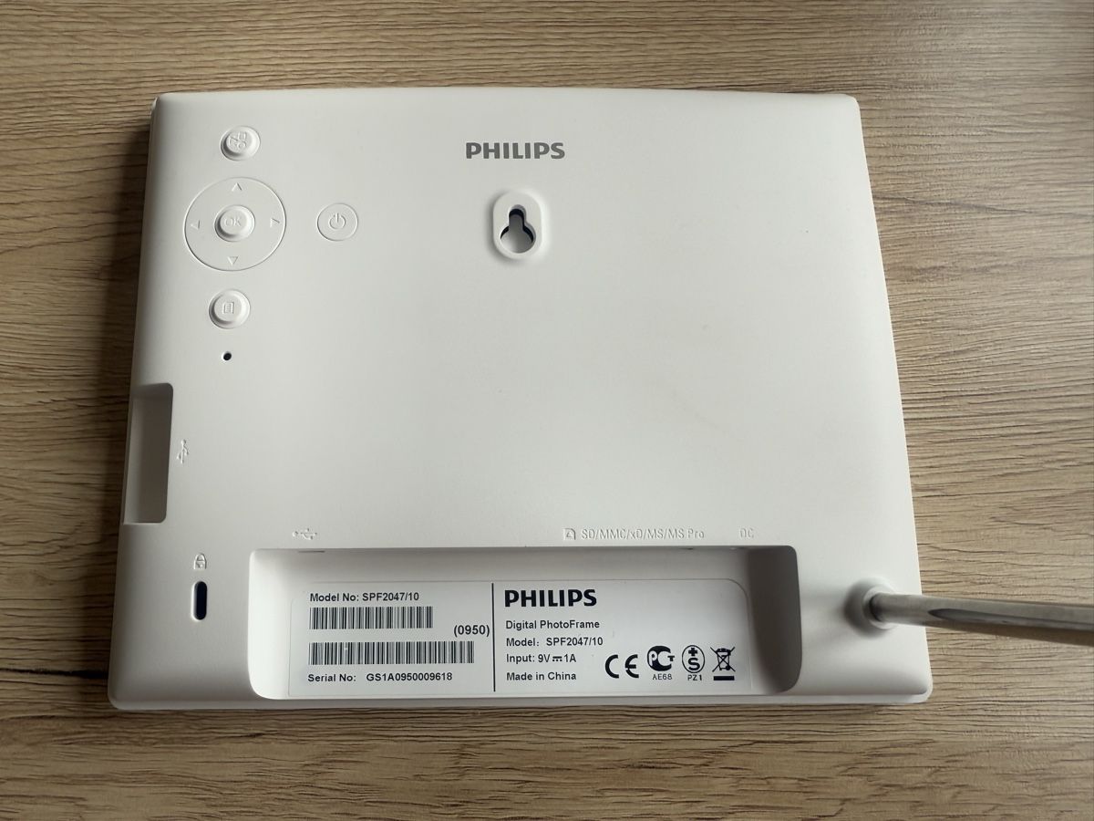 Cornici: Philips Digitaler Bilderrahmen SPF2047/10 mit Netzteil & 8 G – Usato da Wettingen venduto da Ni_la_lo 2