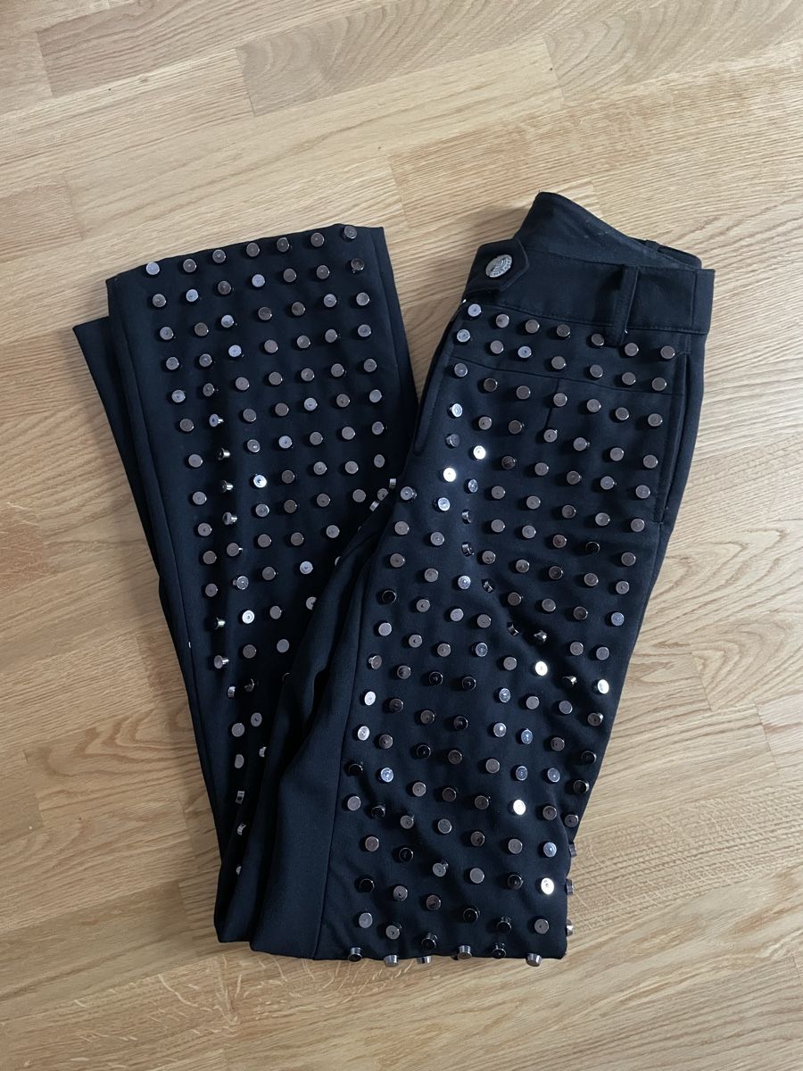 Pantaloni: ALLES RAUS Hose mit Nieten, Size 34/36 – Usato da Kloten venduto da simones.thriftshop 1