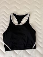 Haut de sport avec soutien gorge intégré 