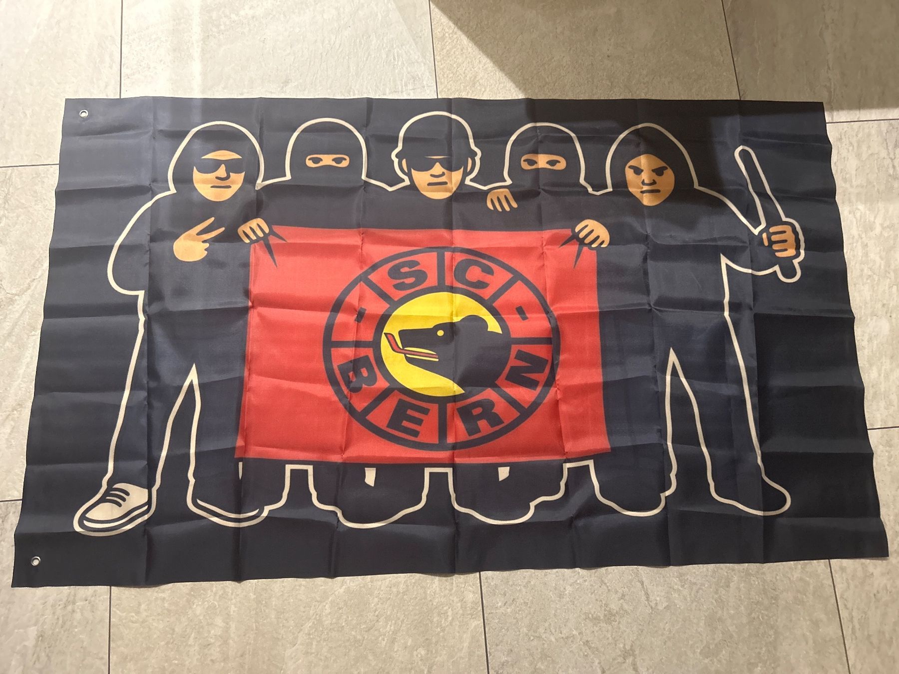Insegne: Fahne / Flagge SC Bern SCB  90x150cm – Nuovo (secondo la descrizione) da Schenkon venduto da Jaimer_91