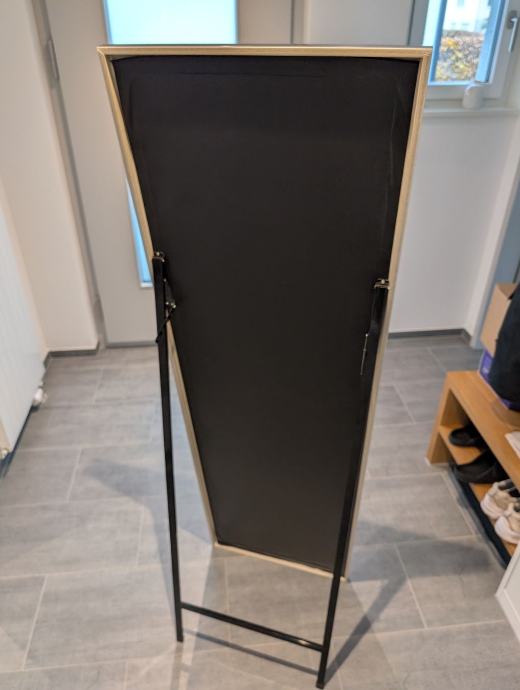 Specchi: Standspiegel mit silbrigem Rahmen – Usato da Wiezikon b.Sirnach venduto da Romsche 7