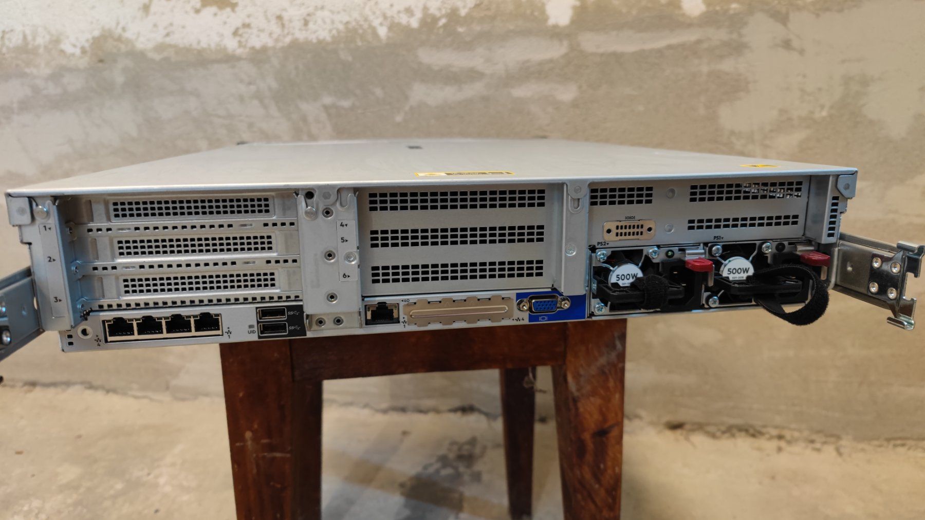 Server: HPE DL380 G10 Server – Usato da Zürich venduto da initfour 1