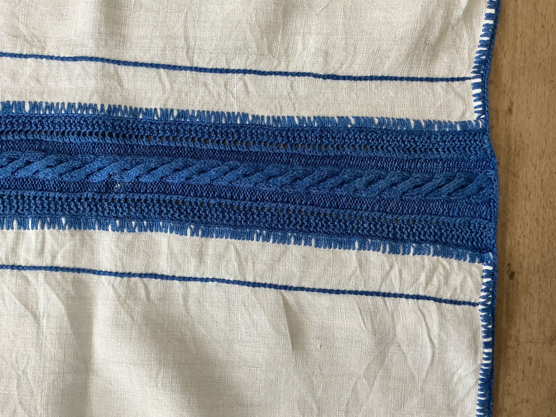 Altra biancheria da tavola: Wunderschöne Tischdecke, Handarbeit, blau/weiss, Top! – Usato da Muttenz venduto da bar_ws7n 1