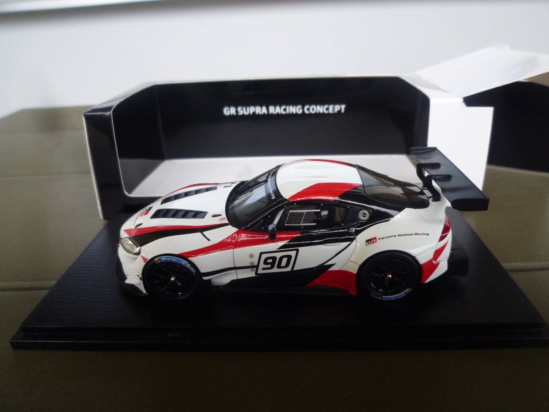 Toyota Modellini d'auto: Toyota GR Supra Racing Concept – Nuovo e nell'imballaggio originale da Flawil venduto da Imperiosud 4