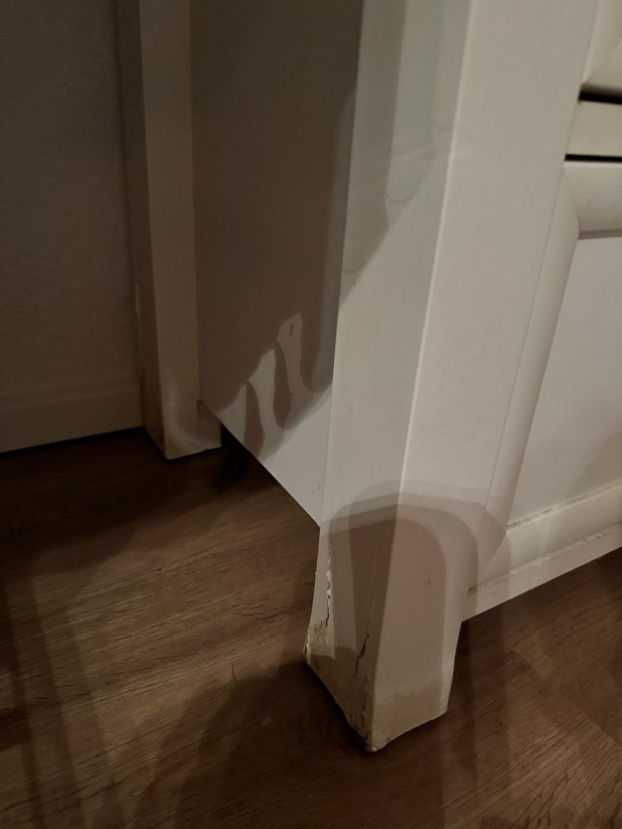 Vitrinen: Vitrine aus Holz, weiss – Gebraucht aus Binningen von Caudiamima 3