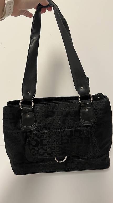 Sacs femmes: Handtasche schwarz oder weiss – D'occasion à Frauenfeld par and_vkf7