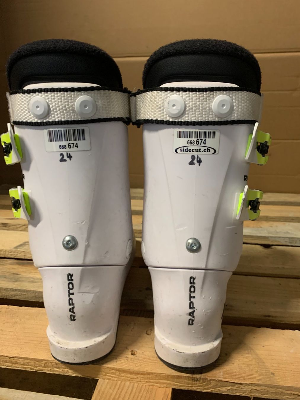 Head Scarpe per ragazzi: Skischuhe, HEAD Raptor 70, Grösse 37.5 – Usato da Schwarzsee venduto da Sidecut 1