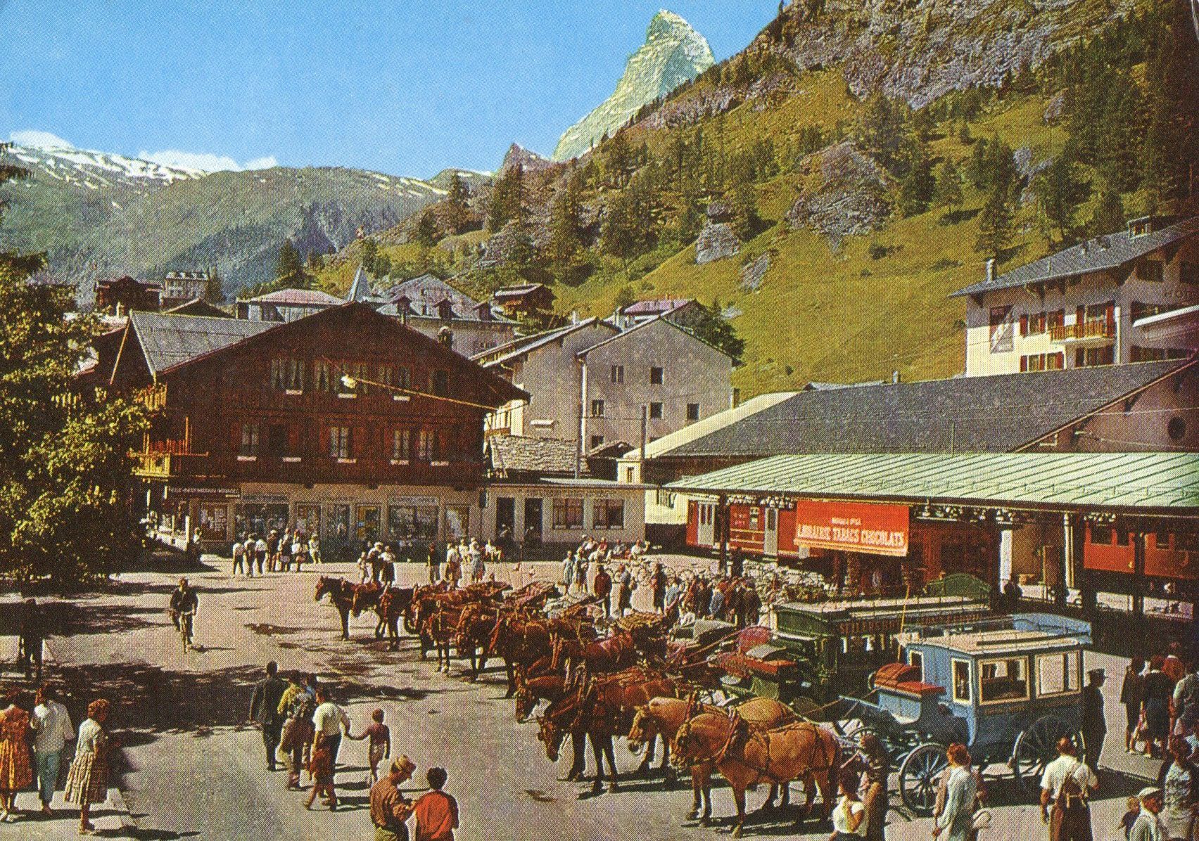 Ansichtskarten: Zermatt - Bahnhofplatz – Gebraucht aus Melano von pisonsdro