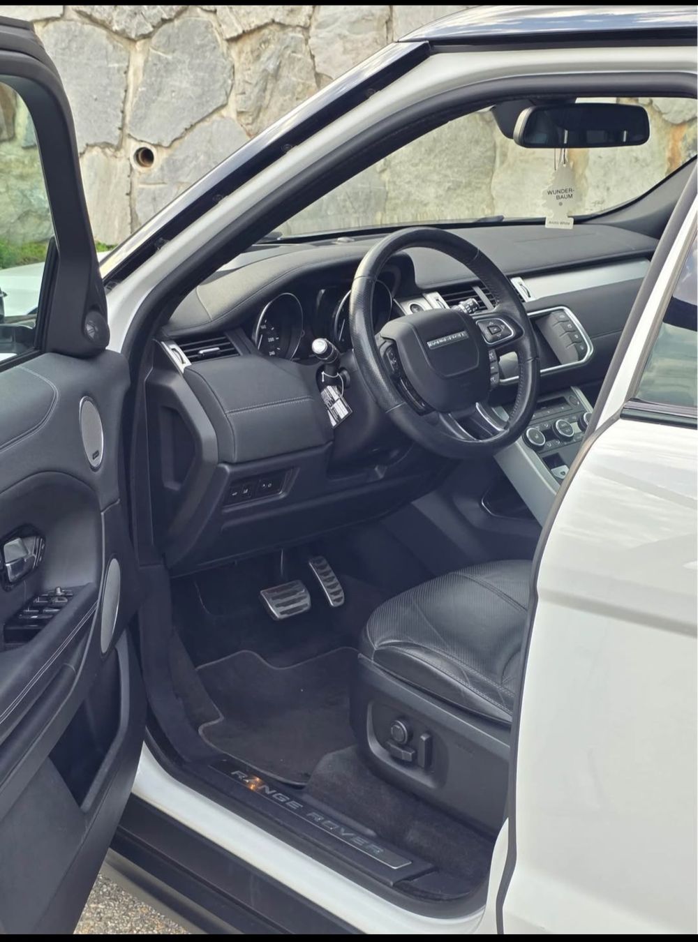 Land Rover Autos: Land Rover RR Evoque 2.0 Si4 HSE Dynamic – Gebraucht aus Mörel von camasaro 3