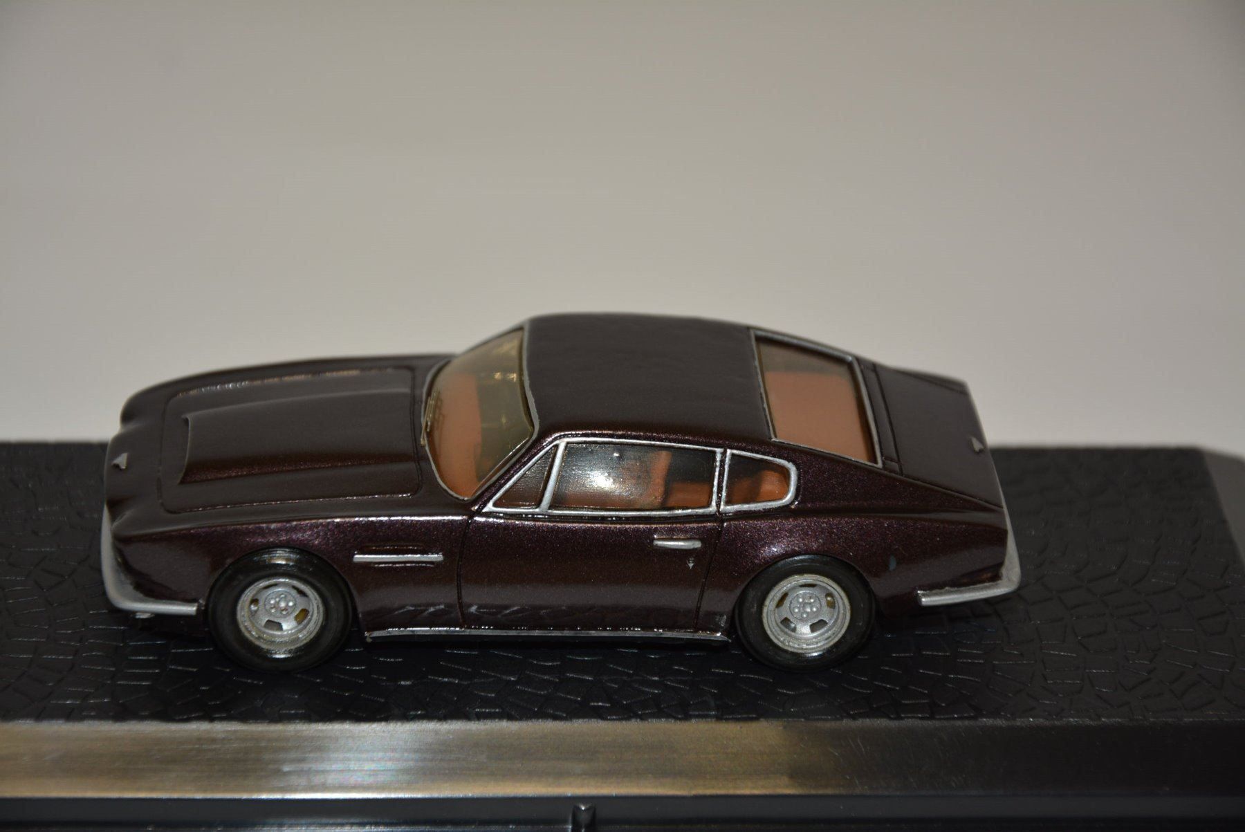 Aston Martin Modellautos: Aston Martin V8 DBS , Heco Mod. Kit 1:43 – Gebraucht aus Goldach von Feivel9 1