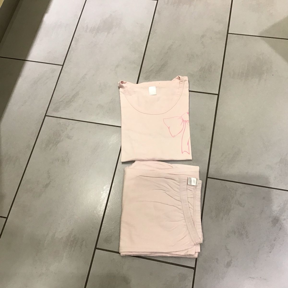 Negligees & Pigiami: Damen Pyjama rosa Schleife Gr. L – Usato da Trimbach venduto da Mery70