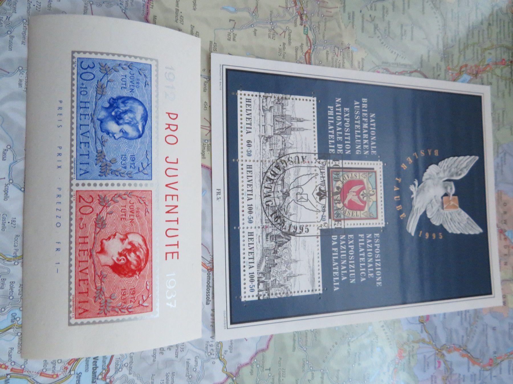 Tutti i francobolli: 2 Block Helvetia1937-1995 – Usato da Untereggen venduto da Geobrocki