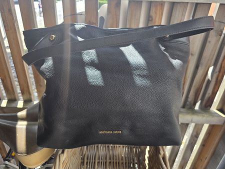 Michael Kors Ledertasche schwarz/gold gebraucht