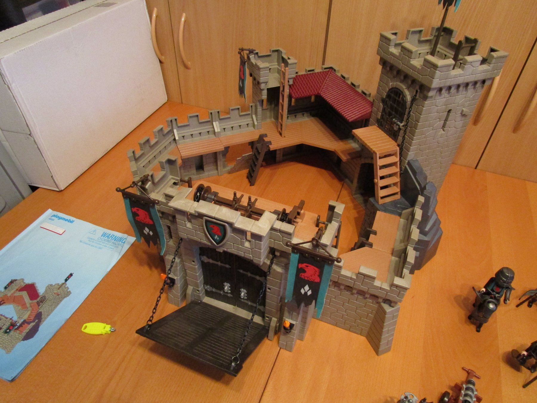 Playmobil Spielzeuge: Playmobil - Raubritterburg – Gebraucht aus Wetzikon ZH von Storchadebar 2