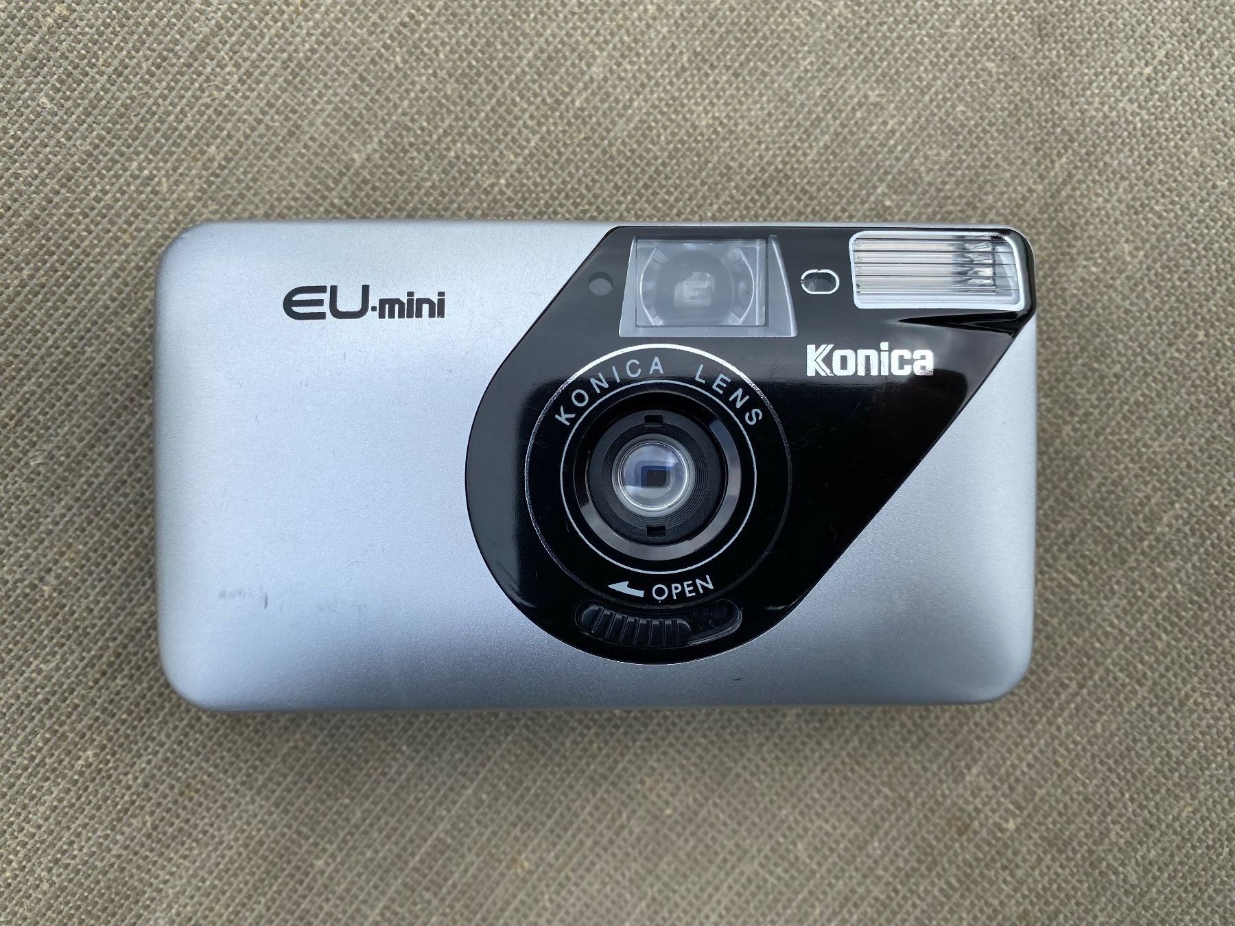 Konica Fotocamera: Konica EU-mini Kamera – Usato da Zürich venduto da CS_2000