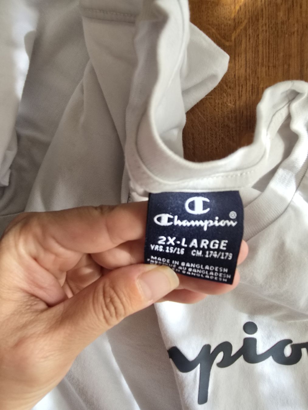 Champion Pullover & Sweatshirts: Champion Longsleeve, Weiss, Gr. 174/179 – Gebraucht aus Wittenbach von Tigerlili 1
