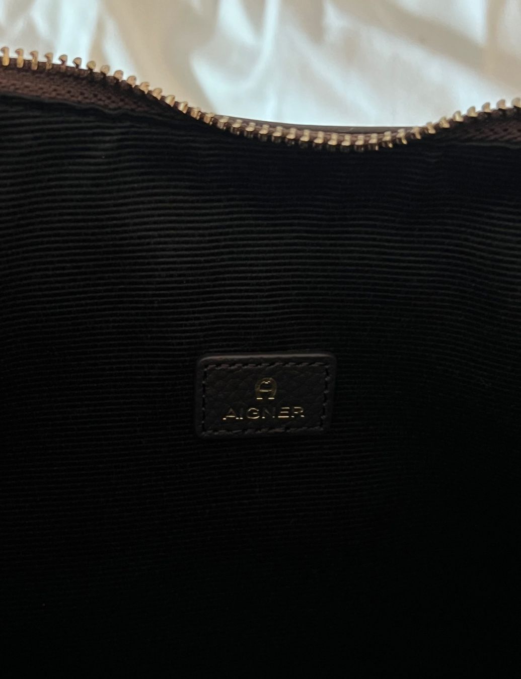 Aigner Sacs femmes: Aigner Handtasche Orignial verpackt – Neuf avec emballage d'origine à Aarau par jul_gyd8 4