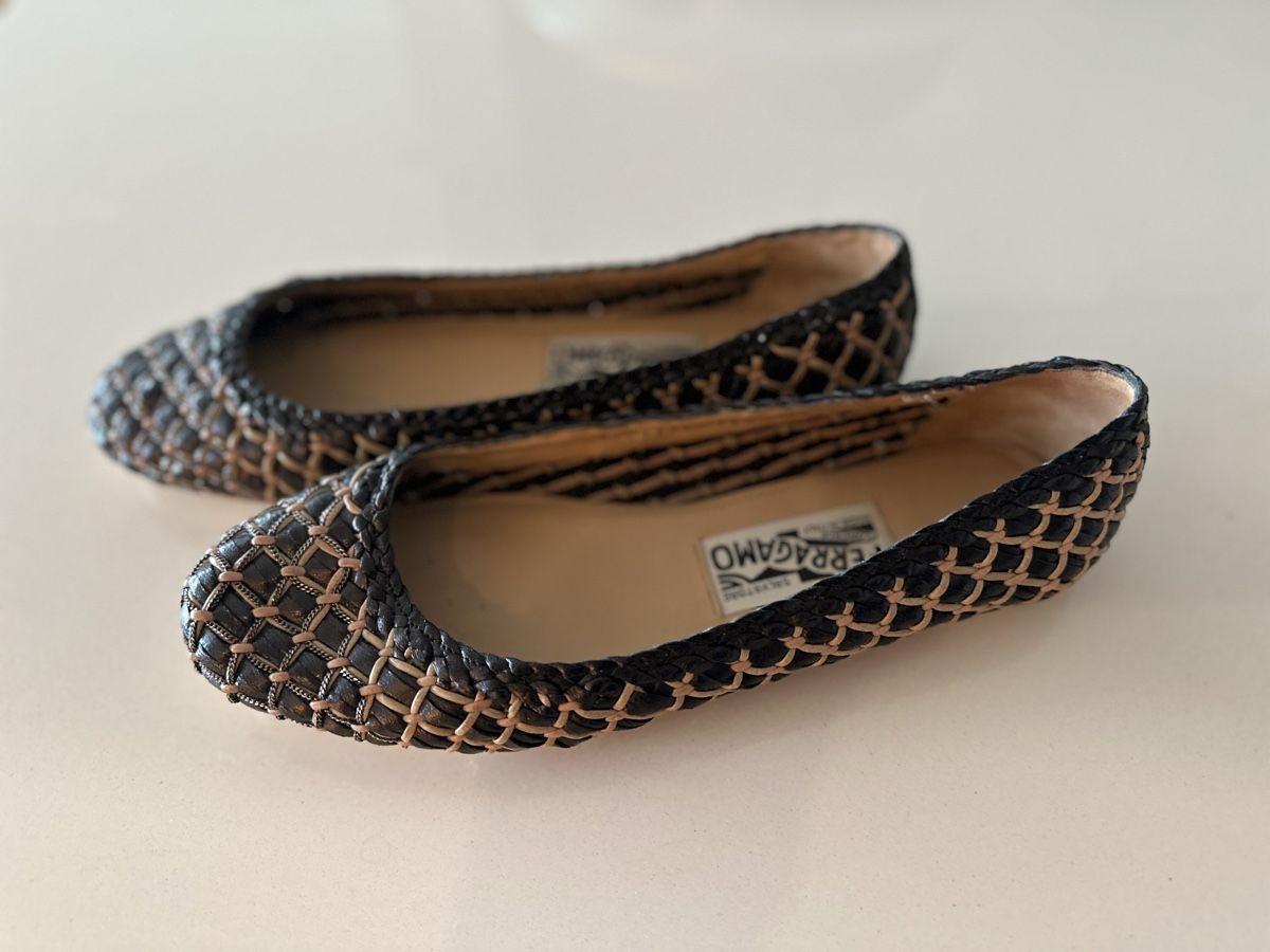 Salvatore Ferragamo Damenschuhe: FERRAGAMO Leather Ballet Flats size 38 – Gebraucht aus Triesenberg von mel_d8gv 4