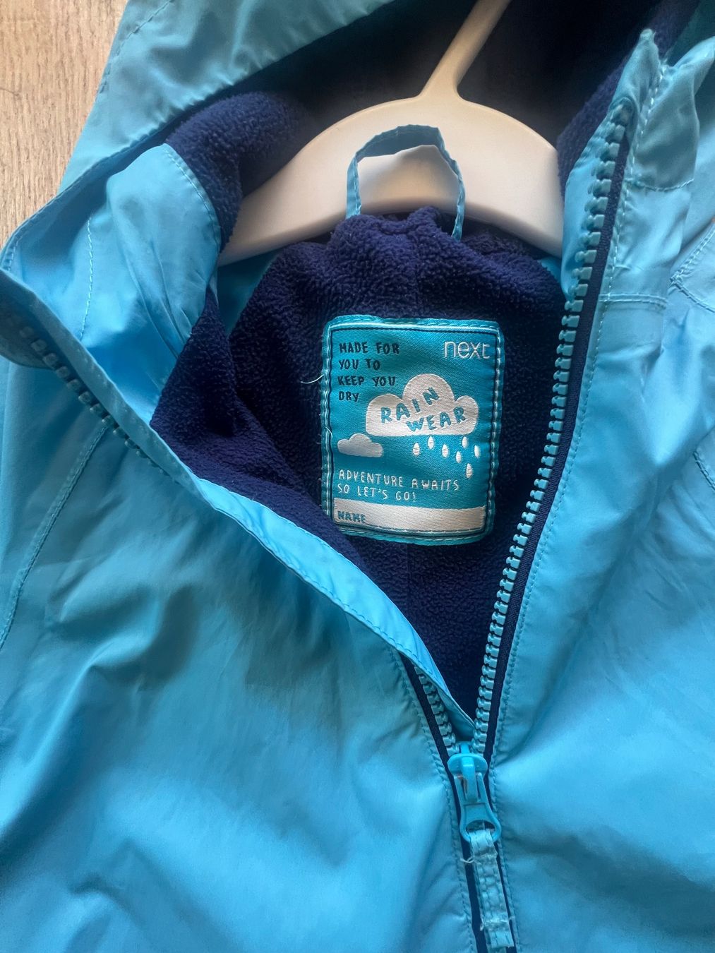 Lotti & Set di vestiti: Combinaison pluie taille 92 – Usato da Collombey venduto da svea16 1
