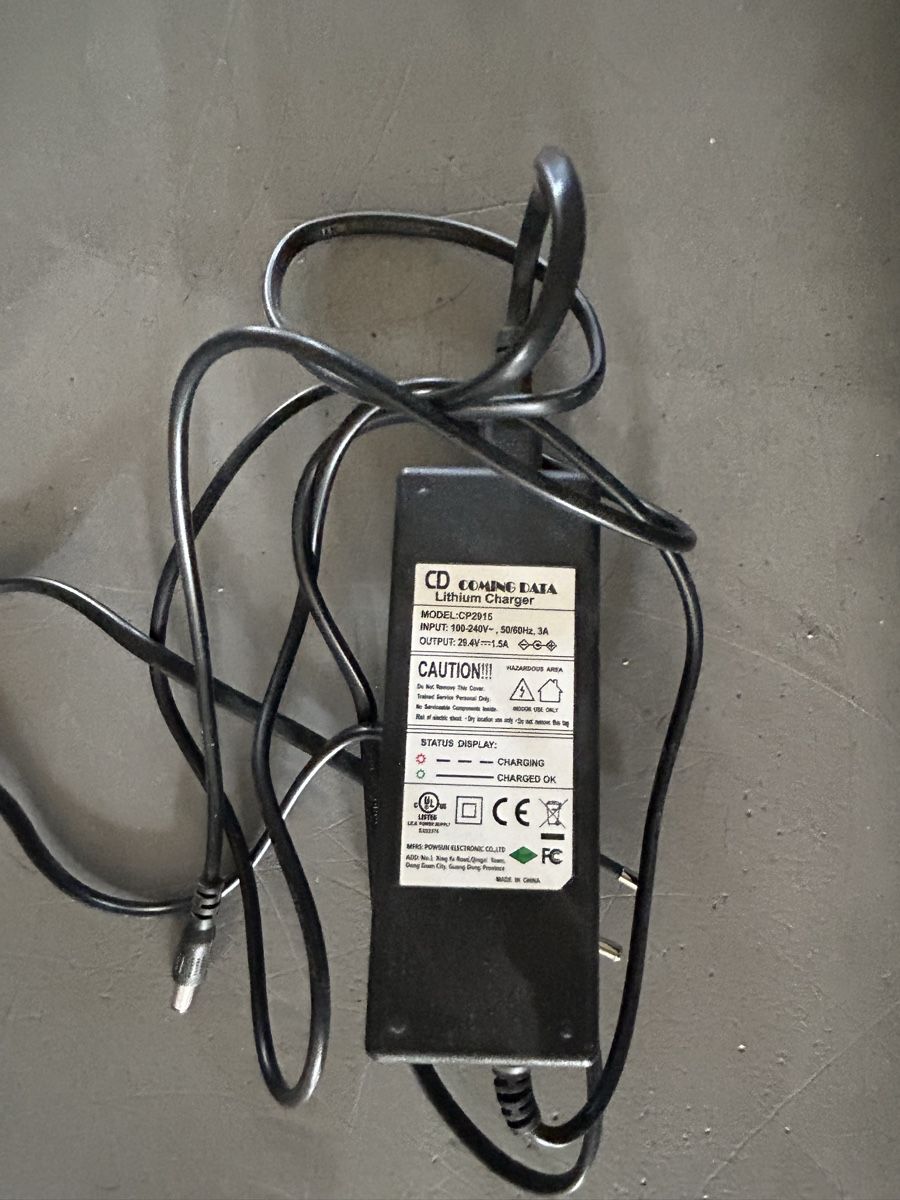 Veicoli elettrici: Elektro Tretroller GO mit Ladegerät gebraucht – Usato da möhlin venduto da Niconia 4