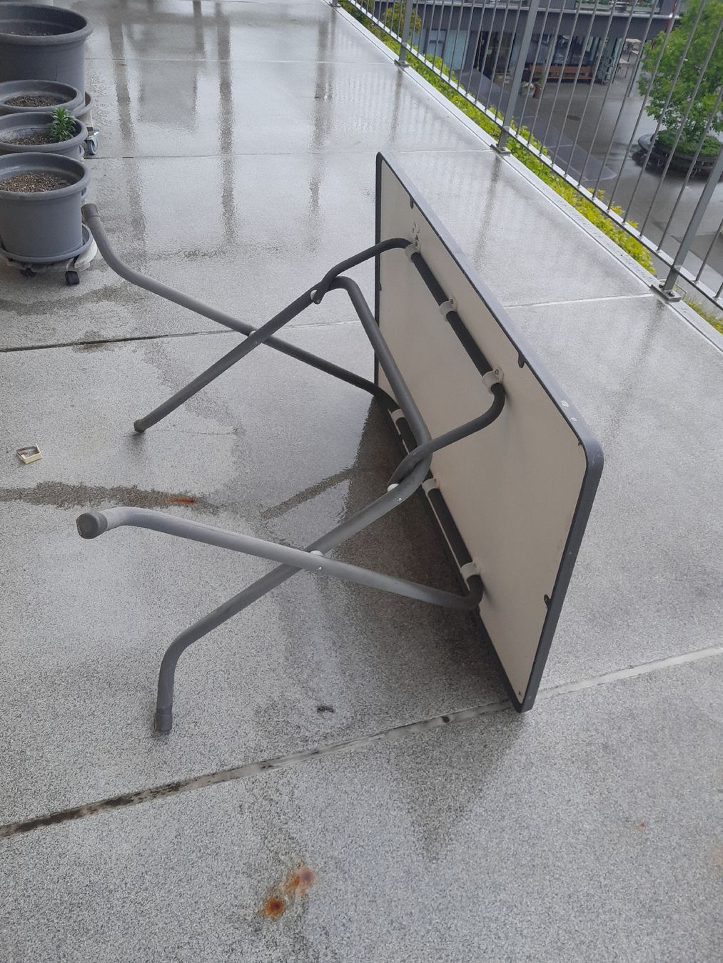 Tavoli: gartentisch mit 4 stühlen – Usato da huttwil venduto da Mfeilenhauer 1