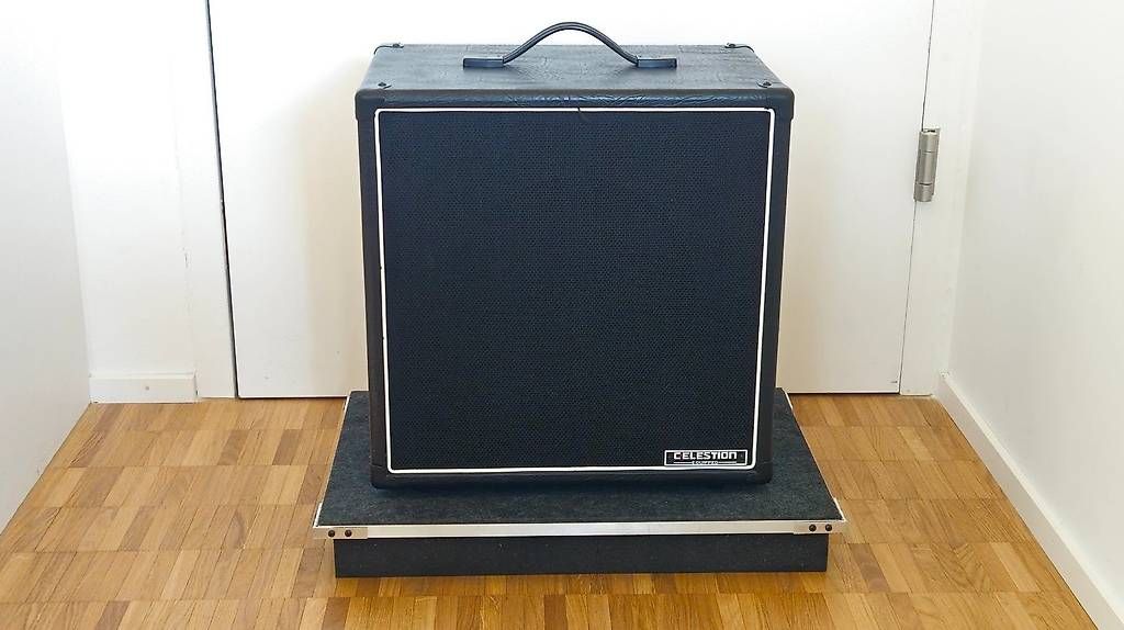 Harley Benton Haut-parleurs: Cabinet Harley Benton G112 Celestion V30 – D'occasion à Kirchberg BE par bero-music