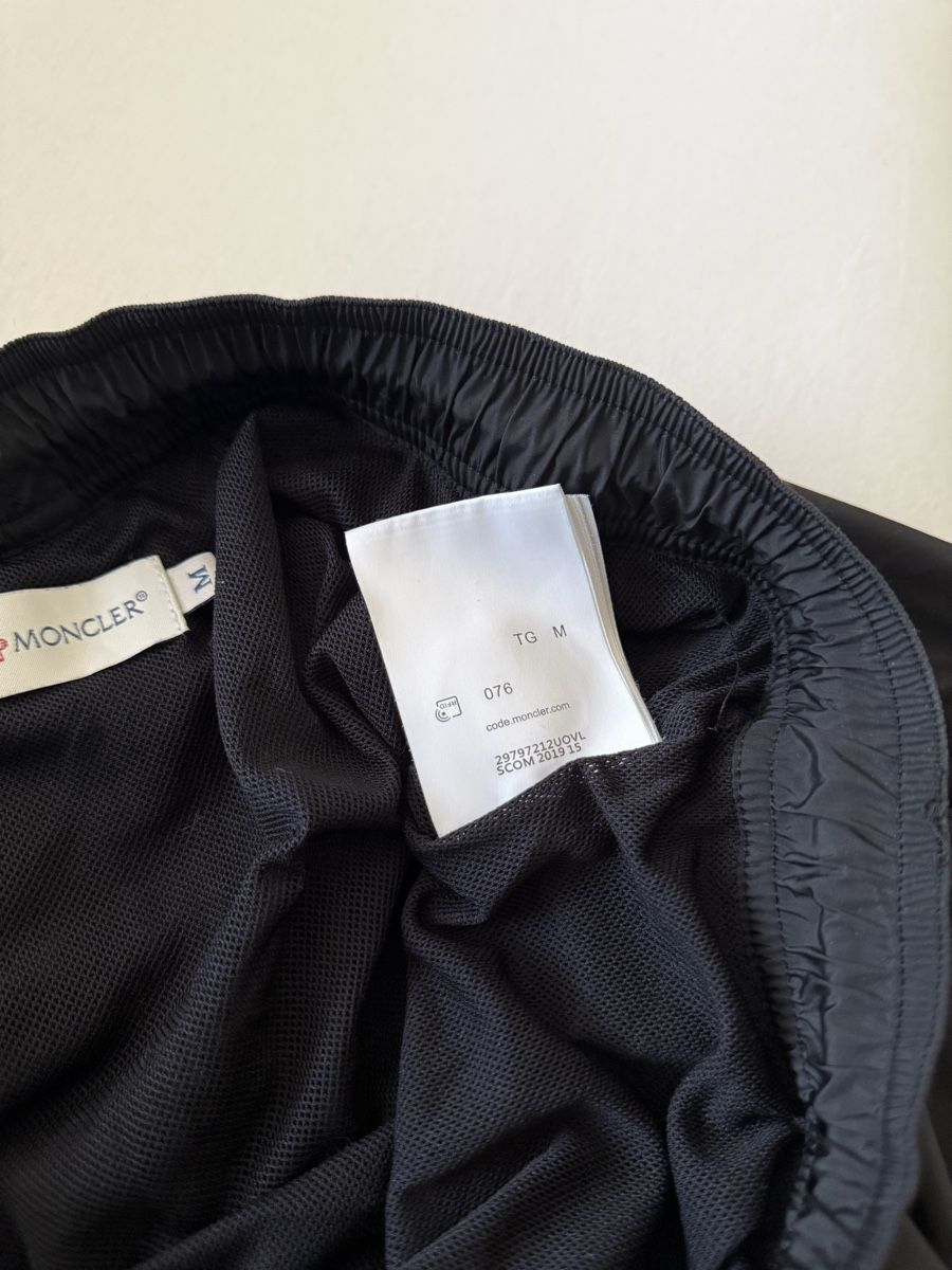 Moncler Badehosen: Moncler Badeshorts M – Gebraucht aus Allschwil von M6e63 6