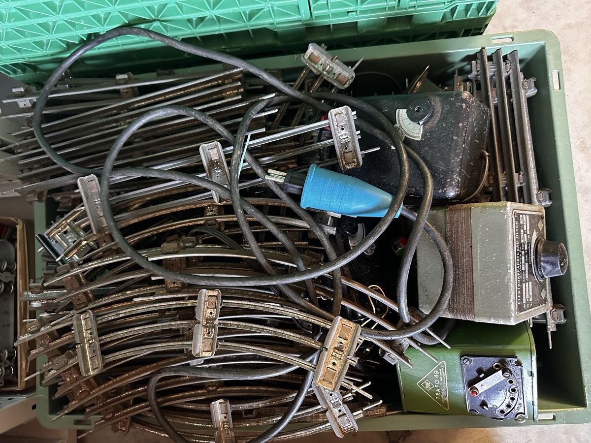 Distler Modellini di ferrovie: Mega Posten Distler Weichen Schienen Trafos ab 49.- – Usato da Sennwald venduto da HARO-Import