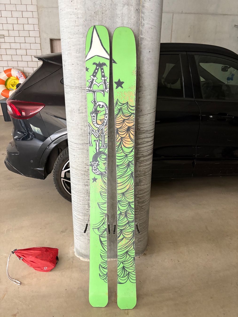Atomic Sci: Atomic Ski 166 cm inkl. Felle & Bindung – Usato da Sörenberg venduto da ManuelMueller17 2