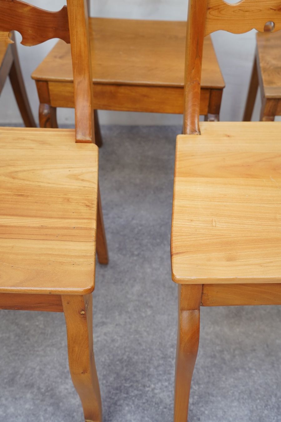 Sedie: 5 chaises de modèles de style Biedermeier – Usato da Bulle venduto da ABELiAM 1