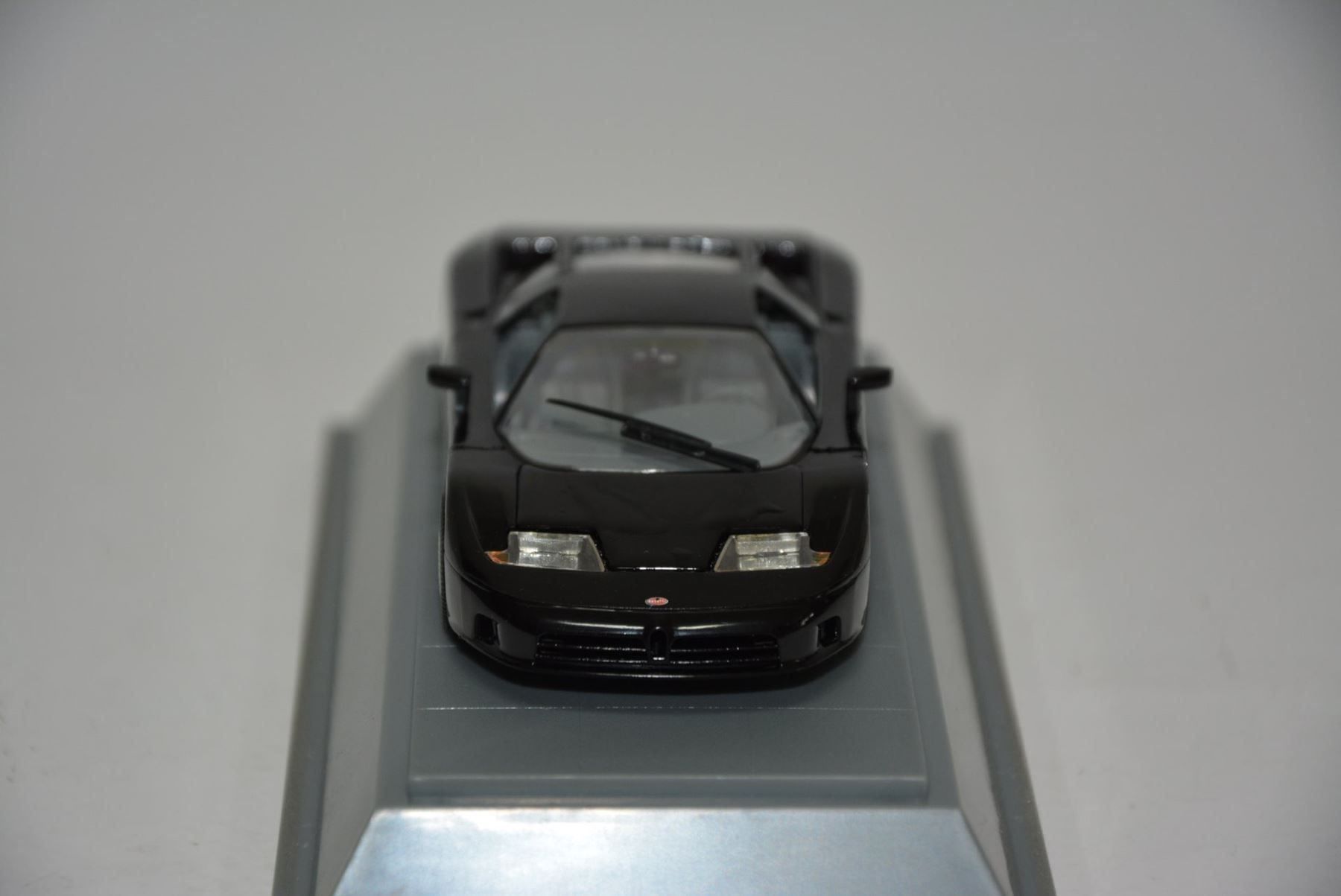 Bugatti Modellini d'auto: Bugatti EB 110  1994 ,  schwarz , Revell – Nuovo (secondo la descrizione) da Goldach venduto da Feivel9 3