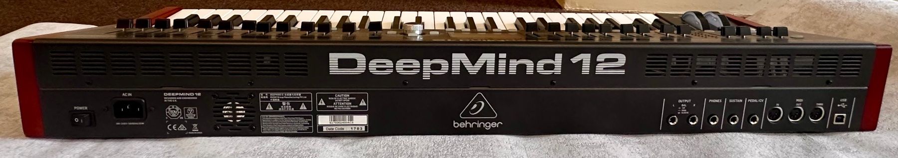 Strumenti musicali: Behringer DeepMind 12 Synthesizer – Usato da Binningen venduto da spo_dd7f 1