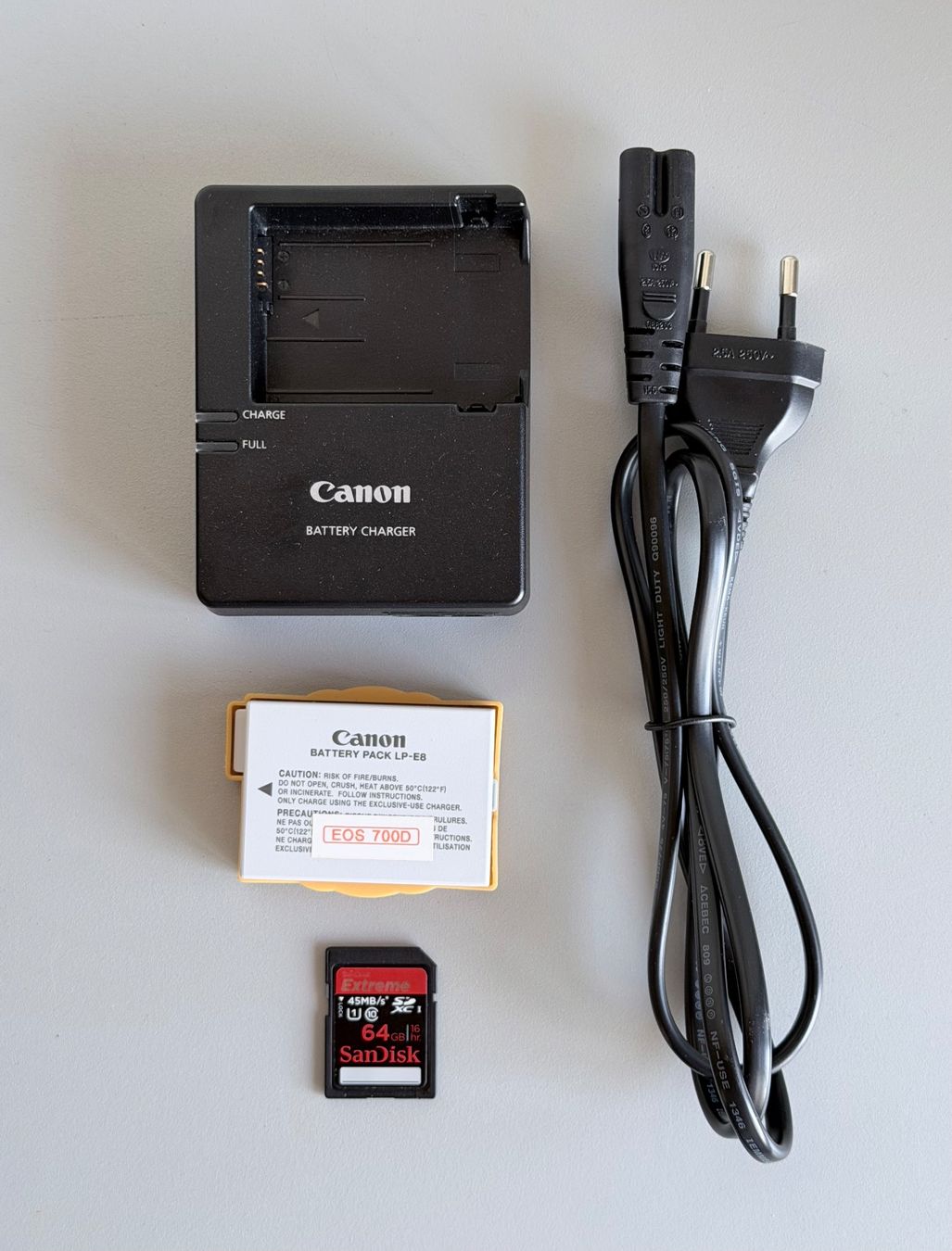 Canon Appareil photo: Canon EOS 700D Body, Spiegelreflexkamera – D'occasion à Gossau SG par goma-Swiss 3