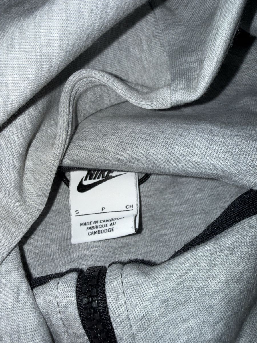 Nike Giacche: Grauer Nike Tech Fleece Jogginganzug Grösse S – Usato da Oberwil BL venduto da Zenga60 2
