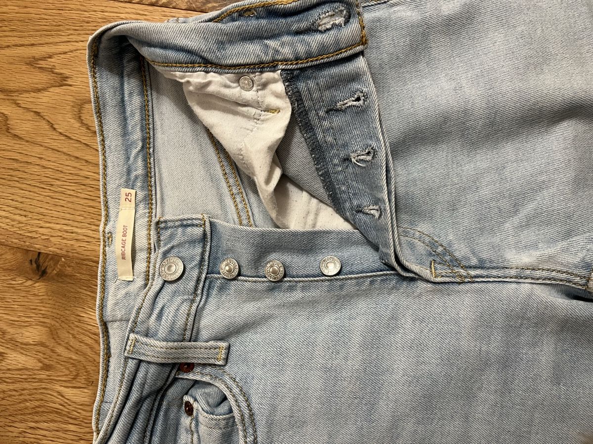 Levi's Jeans: Levi's Jeans – Neuf (Voir description) à St. Gallen par lua_7j7m 1