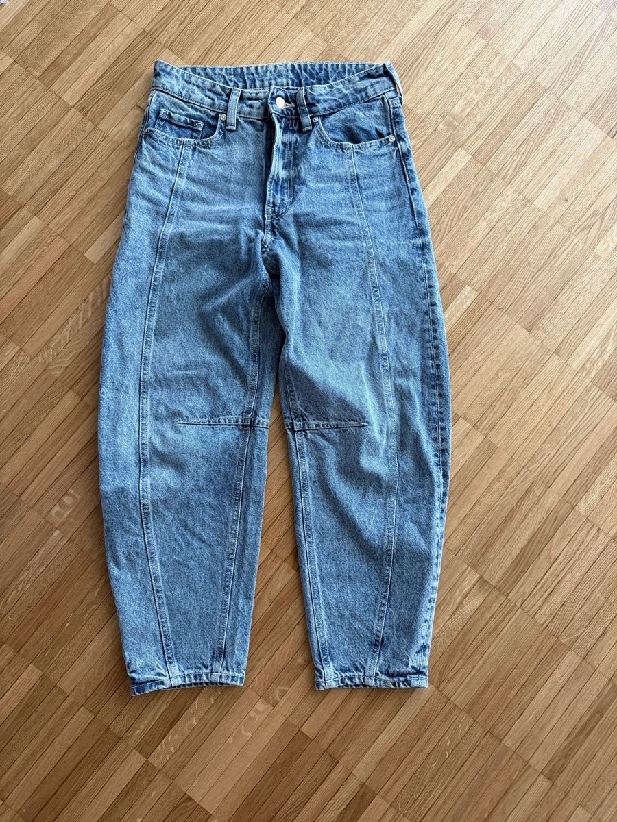H&M Jeans: Jeans Barrel Loose fit – D'occasion à Monthey par sen_6ckr