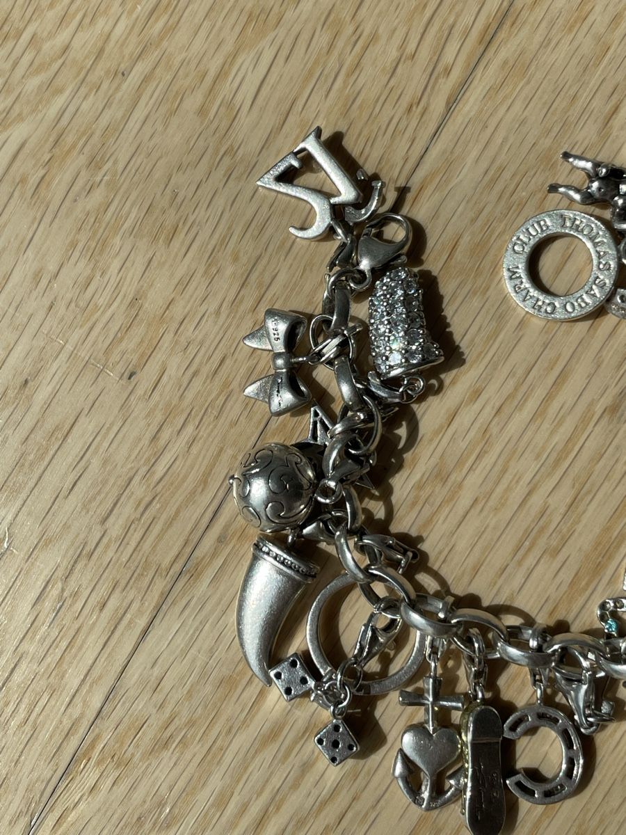 Thomas Sabo Armbänder & -reifen: Charm Armband Thomas Sabo silber,  mit 25 Charms – Gebraucht aus Corcelles NE von gingerbrain 4