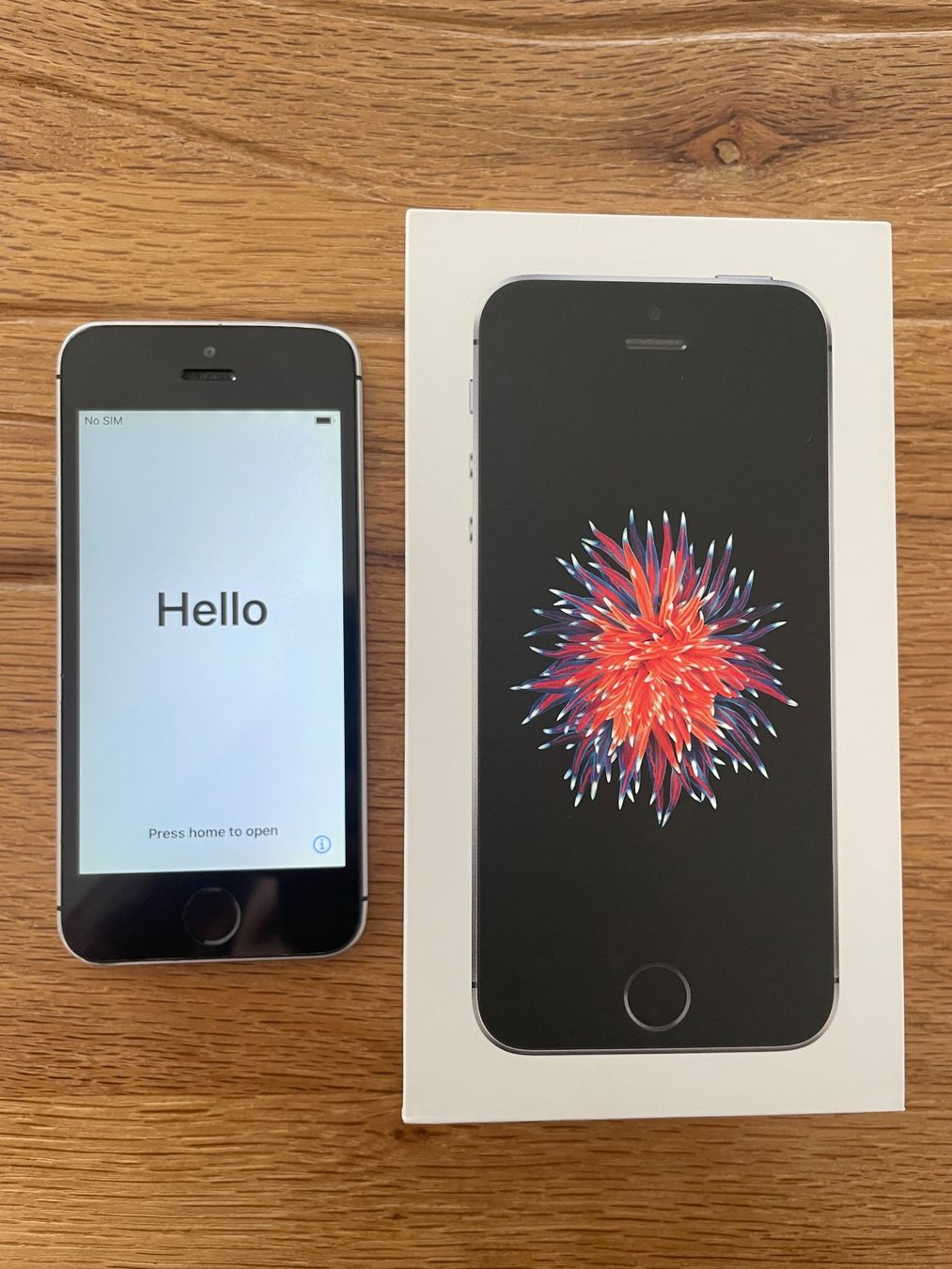 Apple Telefoni cellulari / Smartphones: iPhone SE, Space Gray, 32GB – Usato da Zürich venduto da P.S1