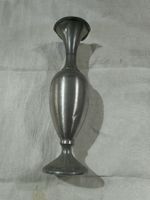 Vase ancien en étain anglais poinçonné