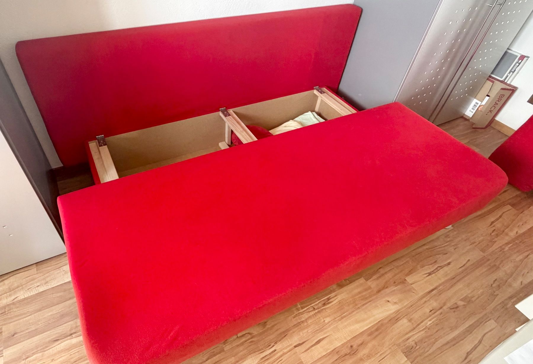 Divani: Rotes Bettsofa zum Ausziehen – Usato da Gebertingen venduto da redeal 2
