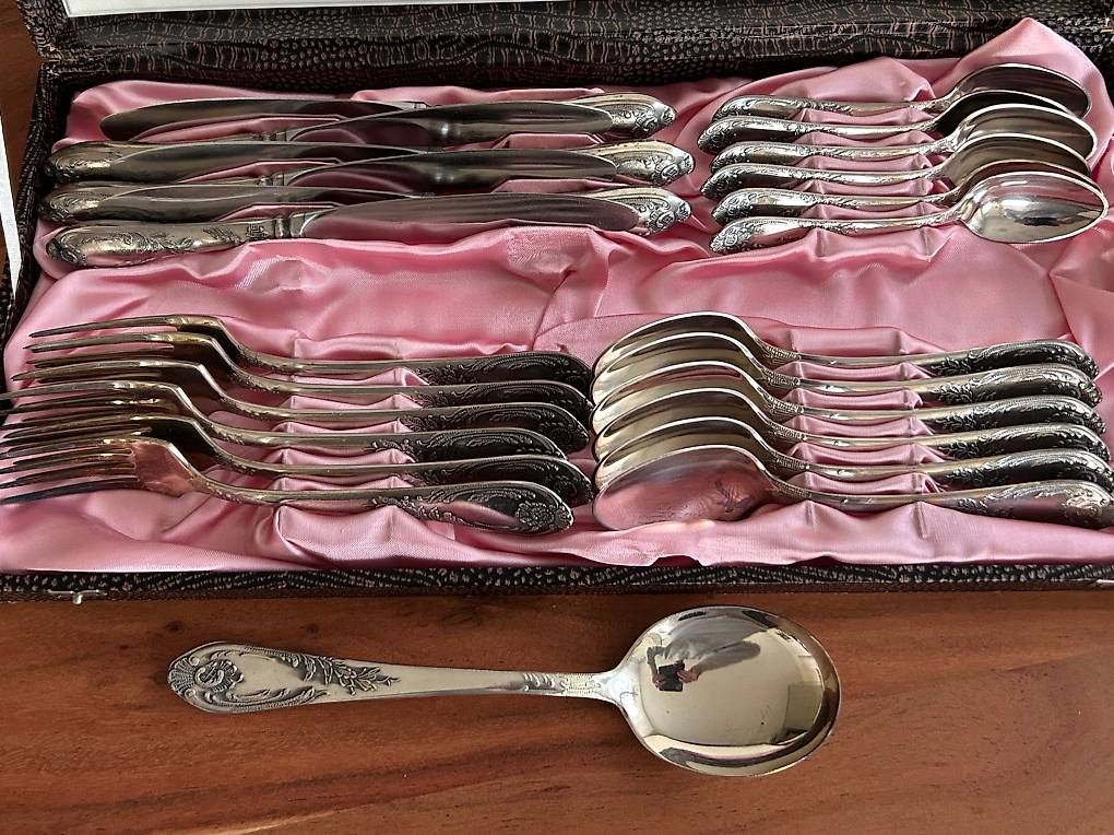 Set di posate: Besteckkasten 25 tlg. Silberauflage – Usato da Hünenberg venduto da fgg_v79c 2