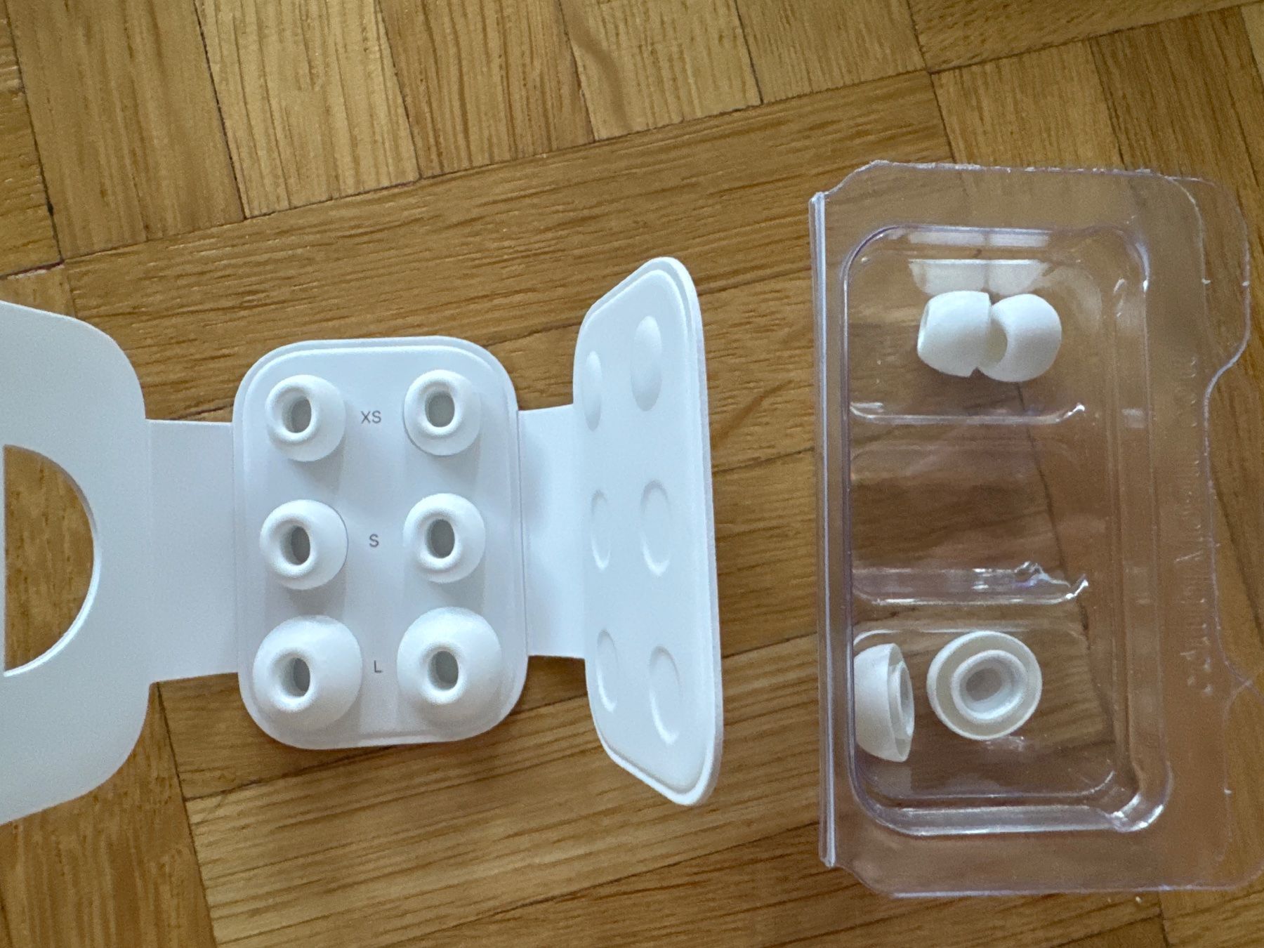 Apple Cuffie: AirPods Pro 2nd Gen with MagSafe – Usato da Zürich venduto da tako5din 6