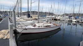 Segelboot aus Holz