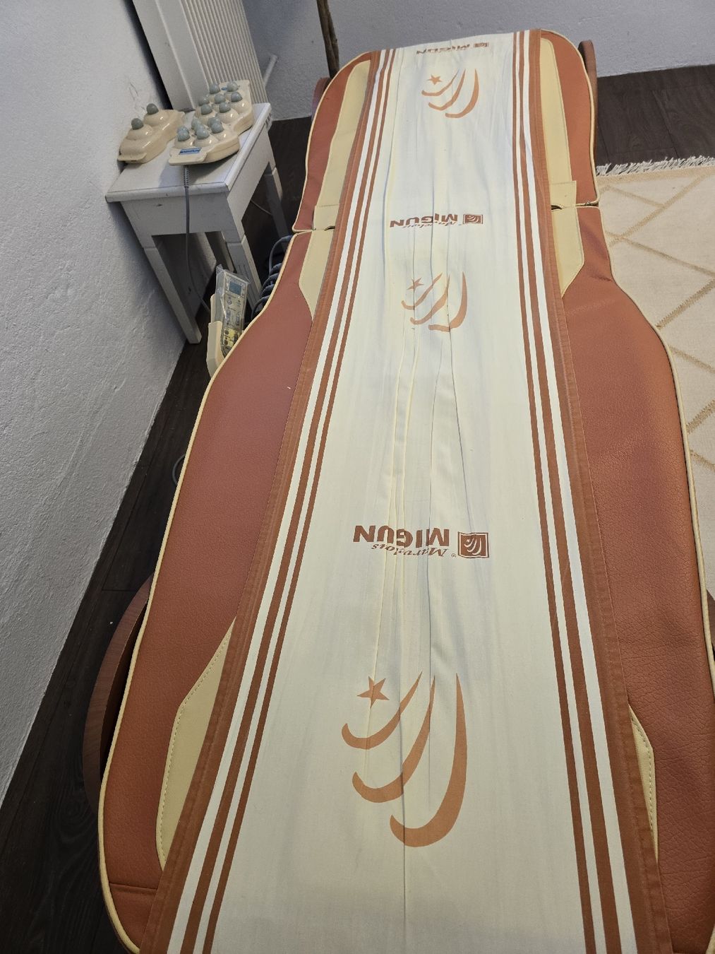 Migun Massagegeräte: Migun Massageliege – Gebraucht aus Interlaken von Inventory_X