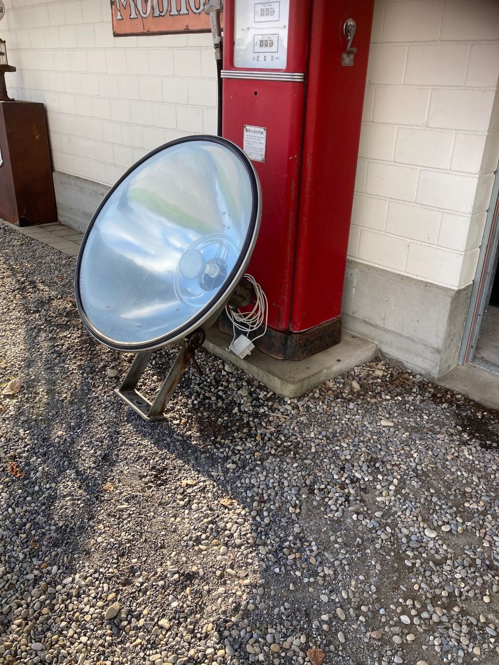 Lampes: Scheinwerfer aus Fussballstadion Lampe Industriedesign gross – D'occasion à Oberbussnang par Schmiede_herzog