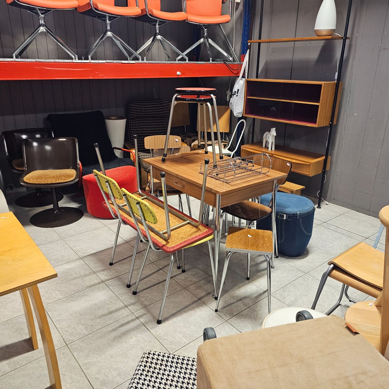Tabourets: Kelco braun Taburett, Küchenhocker, Hocker, Kitchen Stool – D'occasion à Nottwil par Wondewa-Shop 9
