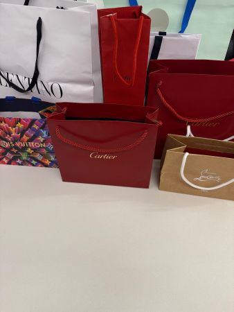 Luxus Papiertaschen Sammlung: Cartier, Valentino & mehr!