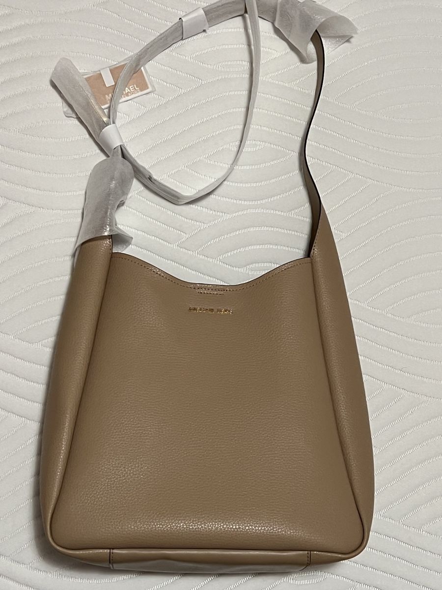Michael Kors Sacs femmes: michael kors tasche NEU – Neuf avec emballage d'origine à Dübendorf par lea_jjl